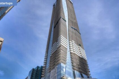 1 Bloor Street East 76-storey luxury condo skyscraper Toronto skyline